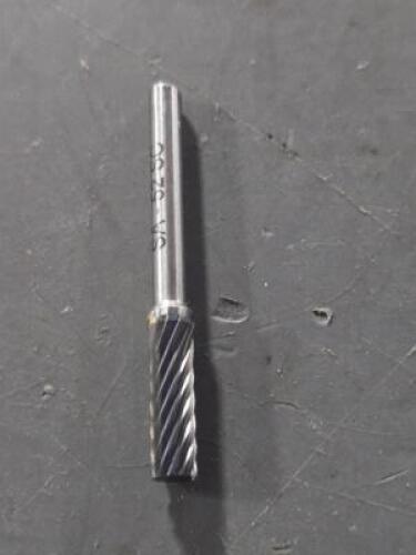 DESCRIPTION: (4) CARBIDE CYLINDER BUR BRAND/MODEL: WESTWARD 19D645 SIZE: 1/2"" DIA RETAIL$: $72.65 QTY: 4
