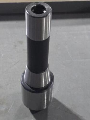 DESCRIPTION: (1) END MILL HOLDER BRAND/MODEL: VC 08453342 SIZE: R8 TAPER 5/8" HOLE DIA RETAIL$: $48.48 QTY: 1