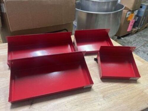DESCRIPTION: (3) MAGNETIC TOOL TRAY SET OF (4) BRAND/MODEL: DURATOOL #22-25440 INFORMATION: RED SIZE: NEEDS PHOTO RETAIL$: $40.00 EA QTY: 3