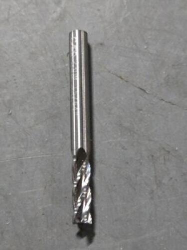 DESCRIPTION: (6) CARBIDE SQ ENDM ILL BRAND/MODEL: GARR 13140 SIZE: 15/64" DIA 1/4" SD RETAIL$: $101.04 QTY: 6