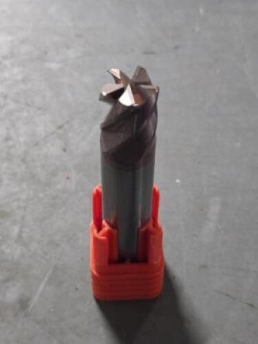 DESCRIPTION: (1) 5 FLUTE CARBIDE END MILL BRAND/MODEL: FULLERTON 37656 SIZE: 5/8" DIA RETAIL$: $161.99 QTY: 1