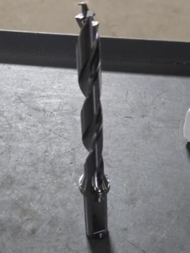 DESCRIPTION: (1) REPLACEABLE TIP DRILL BRAND/MODEL: SECO SD408-13.00 SIZE: 13-13.99mm RETAIL$: $573.00 QTY: 1