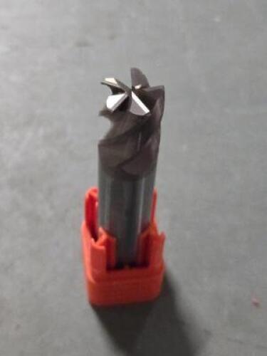 DESCRIPTION: (1) SOLID CARBIDE CORNER RADIUS END MILL BRAND/MODEL: FULLERTON 37656 SIZE: 5/8" DIA RETAIL$: $161.99 QTY: 1