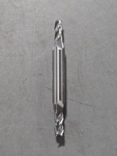 DESCRIPTION: (4) SOLID CARBIDE DE SQ END MILL BRAND/MODEL: FULLERTON 32495 SIZE: 1/4" DIA RETAIL$: $485.52 QTY: 4