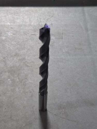 DESCRIPTION: (2) SOLID CARBIDE COOLANT DRILLS BRAND/MODEL: YG-1 DH453094 SIZE: 9.4mm RETAIL$: $387.98 QTY: 2