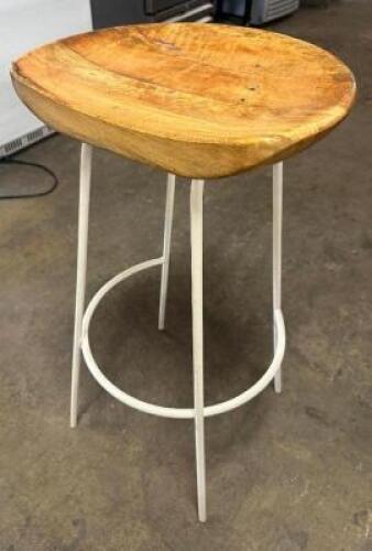 DESCRIPTION (4) 30" BACKLESS WOODEN BAR STOOLS W/ METAL FRAMES THIS LOT IS: SOLD BY THE PIECE SIZE 30" LOCATION BAY 6 QTY 4