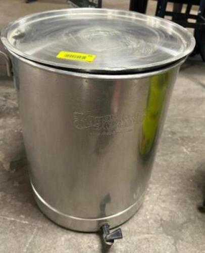 DESCRIPTION 40 QT STAINLESS STOCK POT W/ NOZZLE BRAND / MODEL: BAYOU CLASSIC LOCATION BAY 6 QTY 1