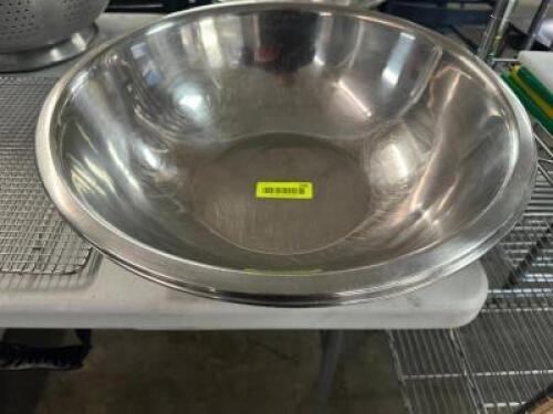 DESCRIPTION (3) 16" STAINLESS MIXING BOWLS THIS LOT IS: SOLD BY THE PIECE SIZE 16" LOCATION BAY 6 QTY 3