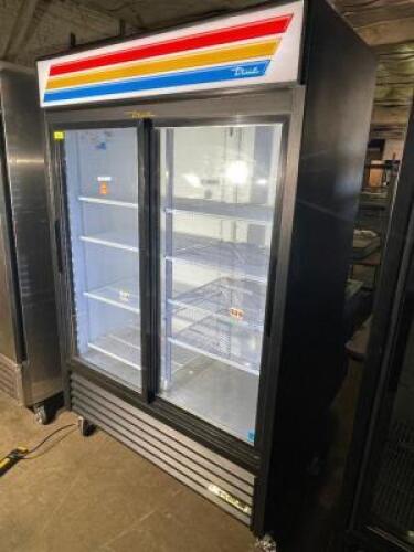 DESCRIPTION: TRUE TWO DOOR MERCHANDISER COOLER. BRAND / MODEL: TRUE GDM-47-LD ADDITIONAL INFORMATION SN# 8833842, 115 VOLT, 1 PHASE. TESTED AND WORKIN