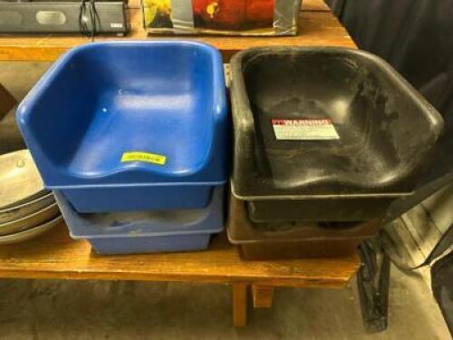 DESCRIPTION (4) PLASTIC BOOSTER SEATS. THIS LOT IS: ONE MONEY LOCATION BAY 6 QTY 1