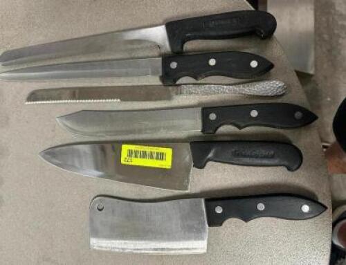 DESCRIPTION (6) ASSORTED KITCHEN KNIVES. THIS LOT IS: SOLD BY THE PIECE LOCATION BAY 6 QTY 6