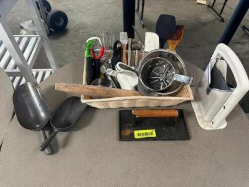 DESCRIPTION (1) LOT OF ASSORTED SMALL WARES. ADDITIONAL INFORMATION AS SHOWN IN PICTURE. LOCATION BAY 6 QTY 1