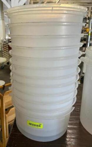 DESCRIPTION (10) 8 QT ROUND PLASTIC CONTAINERS. NO LIDS THIS LOT IS: ONE MONEY LOCATION BAY 6 QTY 1