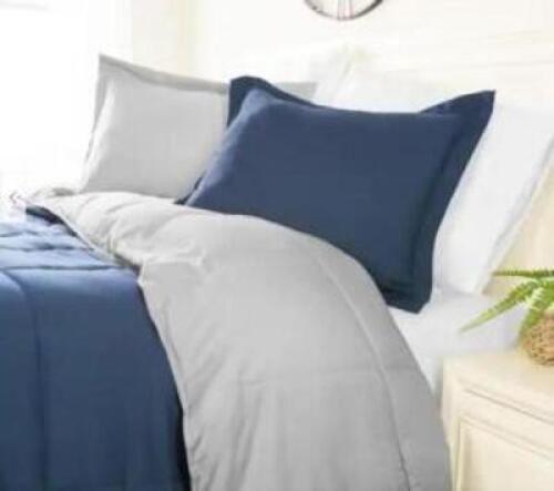 CLARA CLARK DOUBLE FILL QUEEN REVERSIBLE COMFORTER NAVY/GRAY