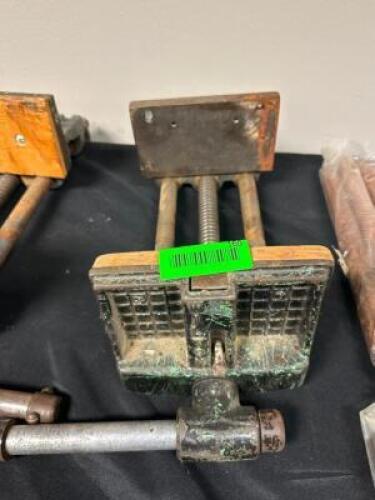 WILTON 10" BENCH VISE