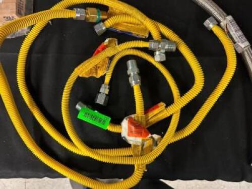 ASSORTED GAS CONNECTION HOSES