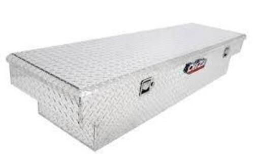 DESCRIPTION: (1) TRUCK BED CROSSOVER TOOL BOX BRAND/MODEL: DEE ZEE #DZ8170 INFORMATION: SILVER, ALUMINUM, DIAMOND TREAD PATTERN, NO KEY, NEEDS WORK, S