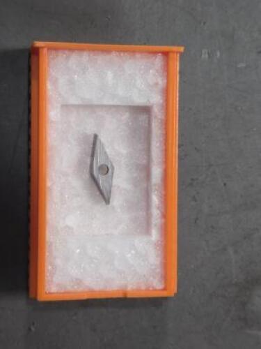 DESCRIPTION: (2) PCD TURNING INSERTS BRAND/MODEL: HERTEL HTVCMX221 RETAIL$: $203.50 QTY: 2