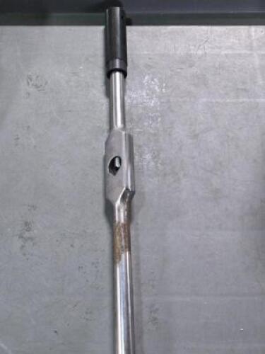 DESCRIPTION: (1) STRAIGHT HANDLE TAP HANDLE BRAND/MODEL: STARRETT 91D SIZE: 5/16" TO 3/4" TAP CAPACITY RETAIL$: $260.67 QTY: 1