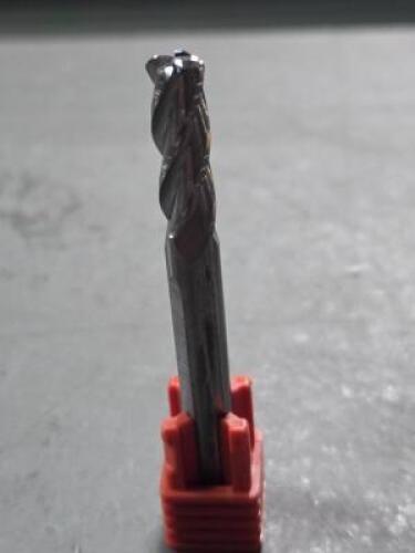 DESCRIPTION: (6) SOLID CARBIDE GENRAL PURPOSE END MILL BRAND/MODEL: FULLERTON 31691 SIZE: 1/4" DIA 3/4" LOC 0.0600" RAD RETAIL$: $116.58 QTY: 6