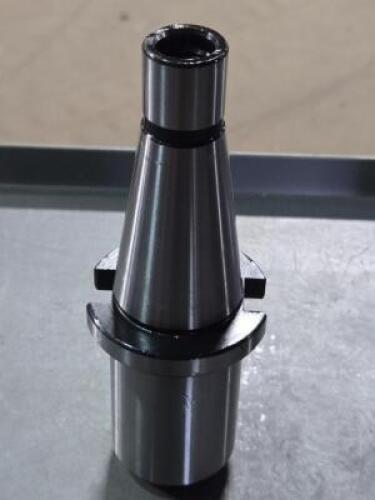 DESCRIPTION: (1) NMTB40 TAPER END MILL HOLDER BRAND/MODEL: VC 08366429 SIZE: 1" HOLE DIA RETAIL$: $129.73 QTY: 1