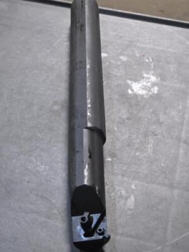 DESCRIPTION: (1) INDEXABLE THREADING TOOLHOLDER BRAND/MODEL: TOOL FLO 68399385 SIZE: 1-1/2" MIN BORE 1-1/2" SD RETAIL$: $421.76 QTY: 1