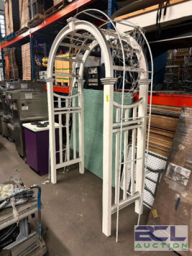 VINYL ARBOR WITH STRING LIGHTS