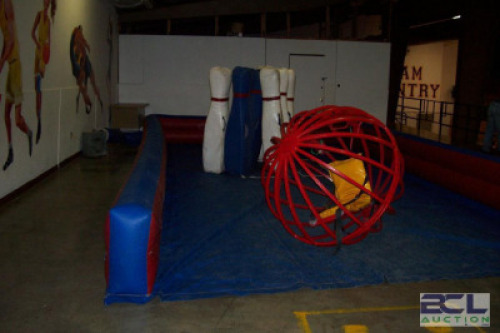 HUMAN BOWLING W/INFLATABLE