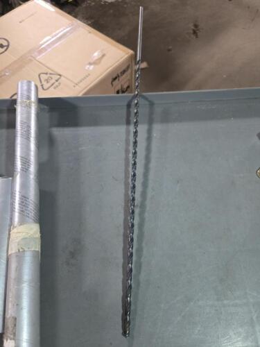 DESCRIPTION: (1) EXTRALEANGTH DRILL BIT BRAND/MODEL: MADE IN USA 03909603 SIZE: 5/16" DIA 24" OAL RETAIL$: $205.86 QTY: 1