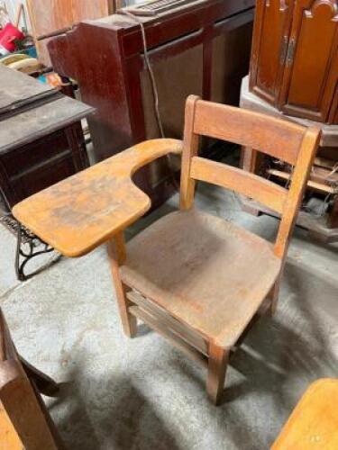 VINTAGE CHILDREN'S SCHOOL DESK SET ONE IS DAMAGED. SEE PHOTOS. SOLD AS SET.