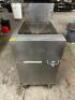 DESCRIPTION DEAN 65 LB., GAS DEEP FRYER. BRAND / MODEL: DEAN SR162GN ADDITIONAL INFORMATION NATURAL GAS. LOCATION BAY 6 QTY 1