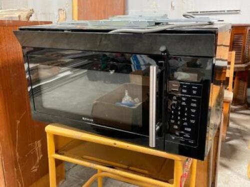 JENN AIR 2 CU. FT. OVER THE RANGE MICROWAVE UNKNOWN CONDITION. SEE PHOTOS.