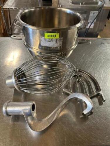 DESCRIPTION 20 QT STAINLESS MIXING BOWL W/ (3) ATTACHMENTS. SIZE 20QT LOCATION BAY 6 QTY 1