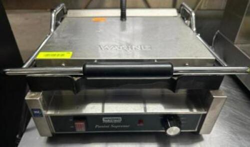 DESCRIPTION WARING SINGLE PANINI PRESS W/ CAST IRON GROOVE PLATES. * IN GREAT CONDITION" BRAND / MODEL: WARING WPG250 ADDITIONAL INFORMATION RETAILS N