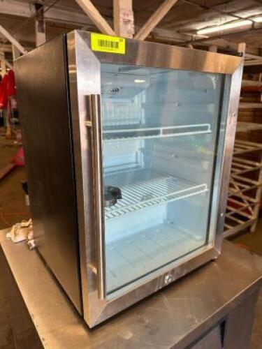 DESCRIPTION SUMMIT GLASS DOOR MINI FRIDGE. BRAND / MODEL: SUMMIT SCR314 LOCATION BAY 6 QTY 1