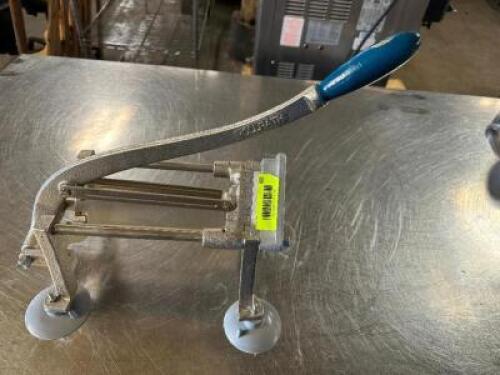 DESCRIPTION VOLLRATH VEGETABLE DICER. BRAND / MODEL: VOLLRATH LOCATION BAY 6 QTY 1