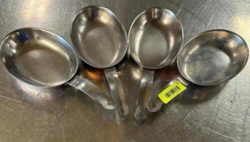 DESCRIPTION (4) 9" X 6" COPPER CLAD FRYING SKILLETS THIS LOT IS: SOLD BY THE PIECE SIZE 9" X 6" LOCATION BAY 6 QTY 4