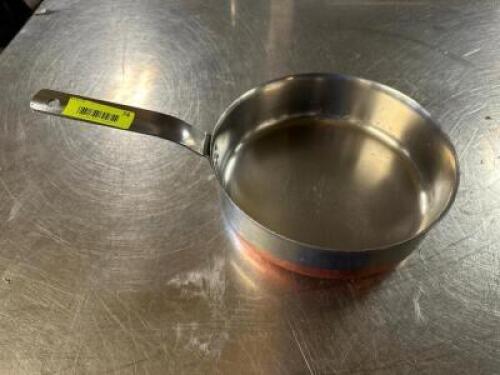 DESCRIPTION 10" COPPER CLAD FRYING SKILLET SIZE 10" LOCATION BAY 6 QTY 1