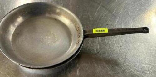 DESCRIPTION (2) 14.5" SKILLETS THIS LOT IS: SOLD BY THE PIECE SIZE 14.5" LOCATION BAY 6 QTY 2
