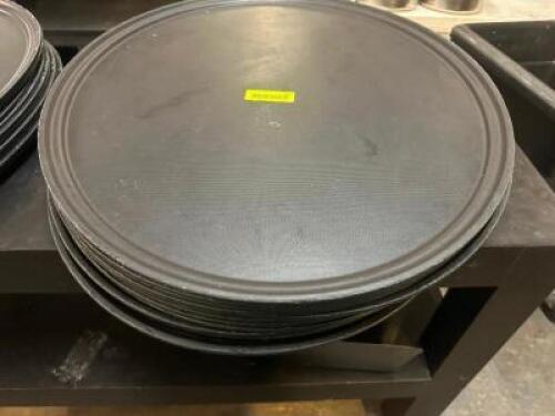 DESCRIPTION (8) 27" BLACK OVAL SERVING TRAYS THIS LOT IS: SOLD BY THE PIECE SIZE 27" LOCATION BAY 6 QTY 8