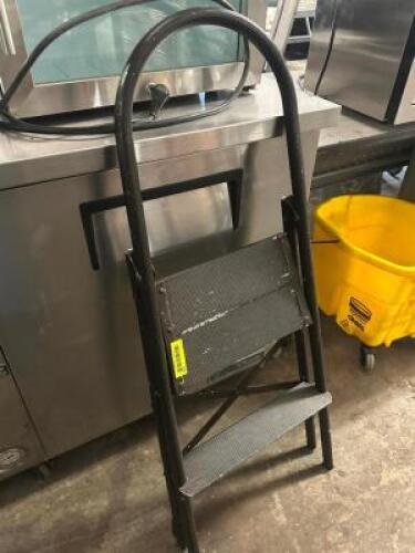 DESCRIPTION FOLDING STEP LADDER LOCATION BAY 6 QTY 1