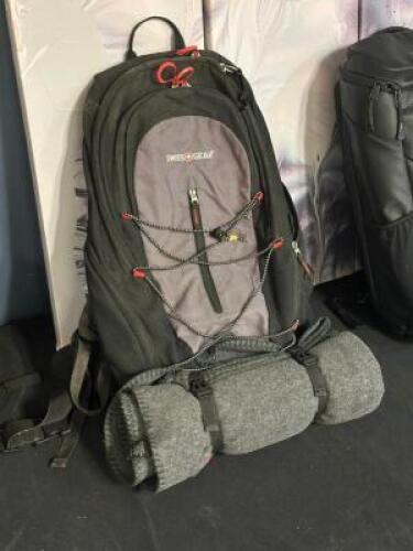 CAMPING BOOKBAG WITH BLANKET