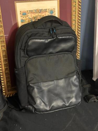COMPACT LAPTOP TRAVEL BOOKBAG