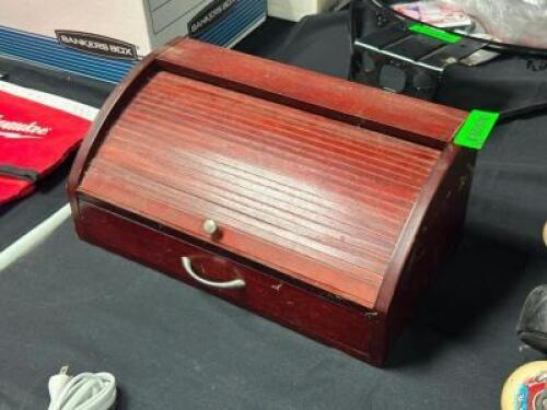 JEWELRY ORGANIZER