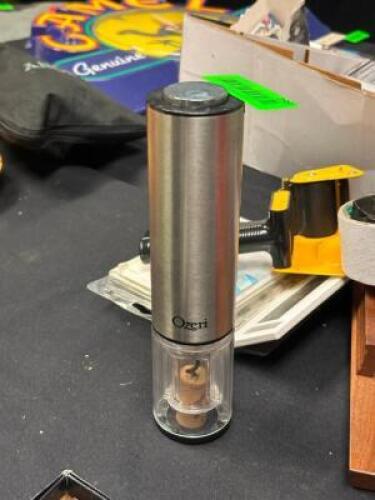 OZERI ELECTRIC WINE OPENER WITH ASSORTED OFFICE SUPPLIES