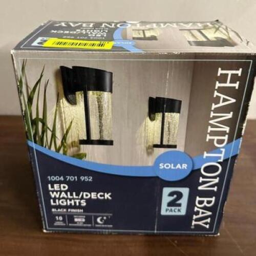 ONE LED SOLAR WALL/DECK LIGHT W/ MISSING BRACKET