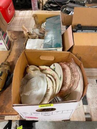 LARGE ASSORTMENT OF SMALLWARE AND KITCHEN SETS SOLD AS SET.