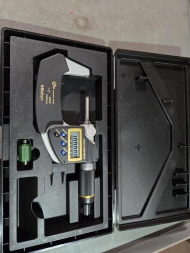 DESCRIPTION: (1) DIGITAL OUTSIDE MICROMETER BRAND/MODEL: MITUTOYO 293-186-30 SIZE: 1 TO 2 " RETAIL$: $309.67 QTY: 1