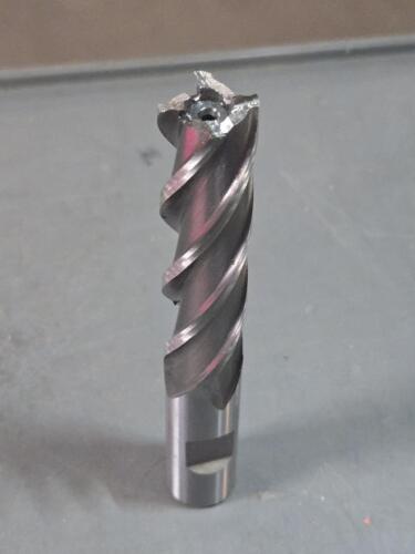 DESCRIPTION: (2) HSS SQ END MILL BRAND/MODEL: VC 01730480 SIZE: 3/4" DIA 3" LOC RETAIL$: $111.28 QTY: 2