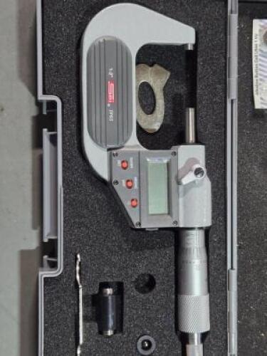 DESCRIPTION: (1) ELECTRONIC OUTSIDE MICROMETER BRAND/MODEL: SPI 17-841-8 SIZE: 2" MAX RETAIL$: $203.44 QTY: 1